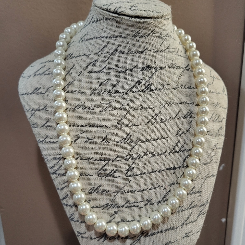 17" Faux Strand Of Pearls Necklace